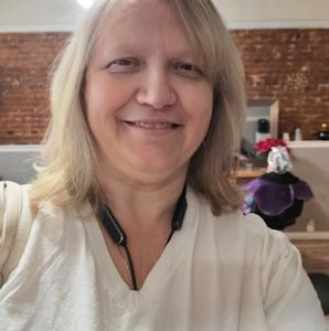 Meet your Posher, Martie